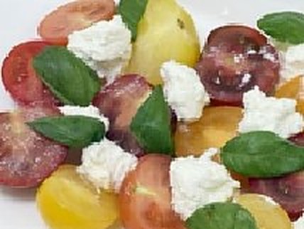 Ricotta and tomato salad